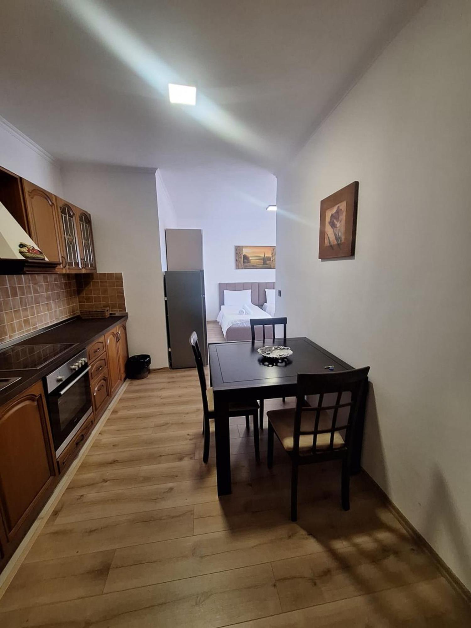 Albania Apartment Near Tirana City Center Double Or Twin Bed 외부 사진